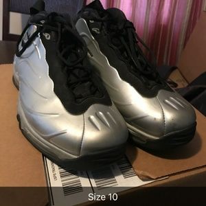 Men's nike force sneakers